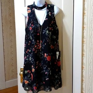 by&by Flowered, V neck, Keyhole Dress with Necklace